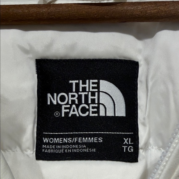 The North Face Mirabella White Quilted Hooded Jacket - NWT - Picture 2 of 13
